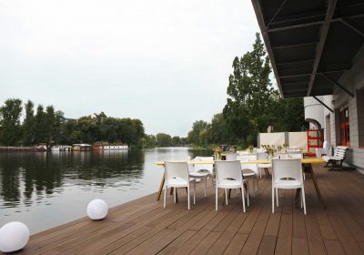Bootsanleger, Dinieren, Ambiente, Entspannte Atmosphäre, Blick aufs Wasser